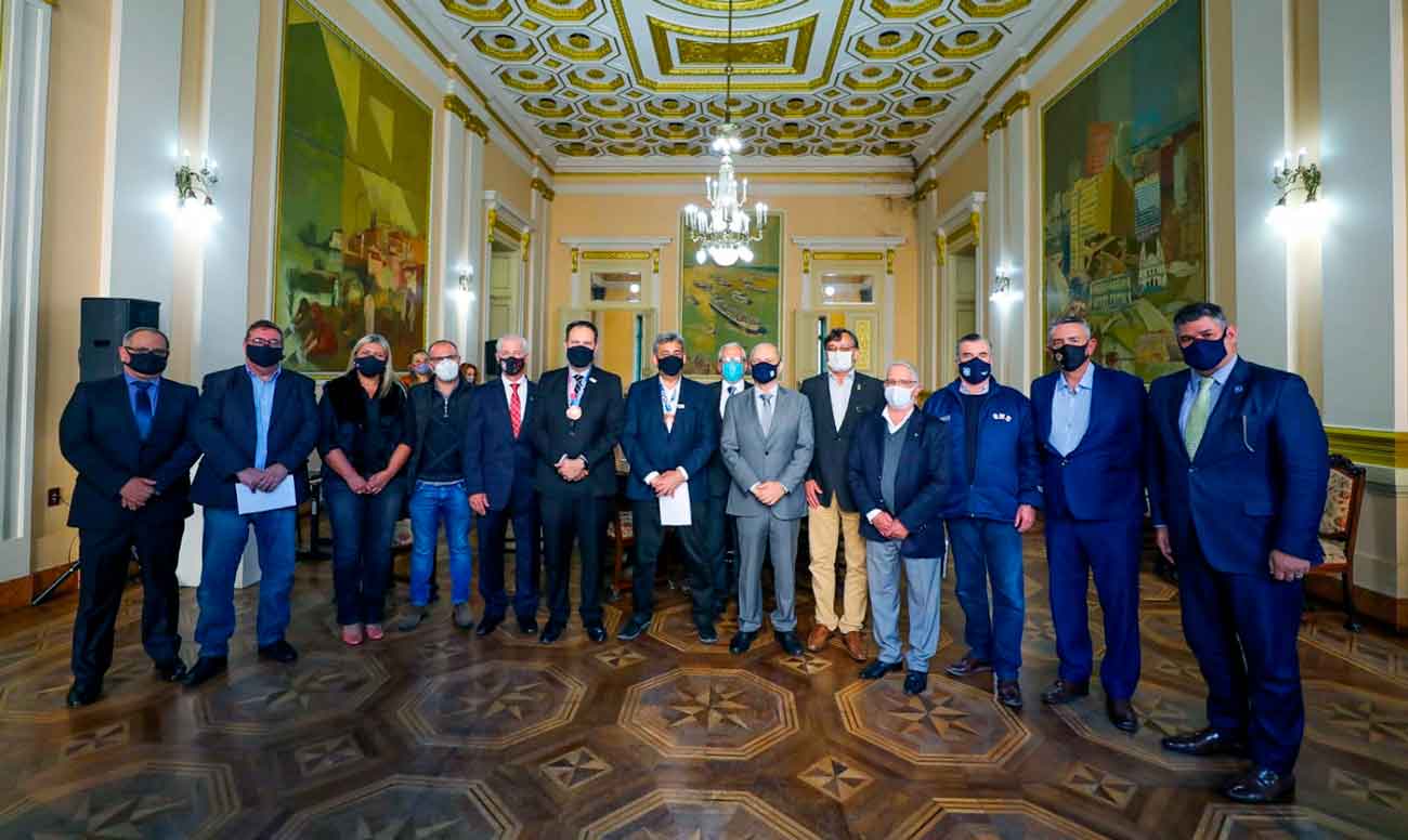 Presidente do CBC Paulo Maciel e Vice-presidente Dr. Fernando Cruz  participam de evento em homenagem aos atletas olímpicos da Sociedade de  Ginástica Porto Alegre - SOGIPA-RS