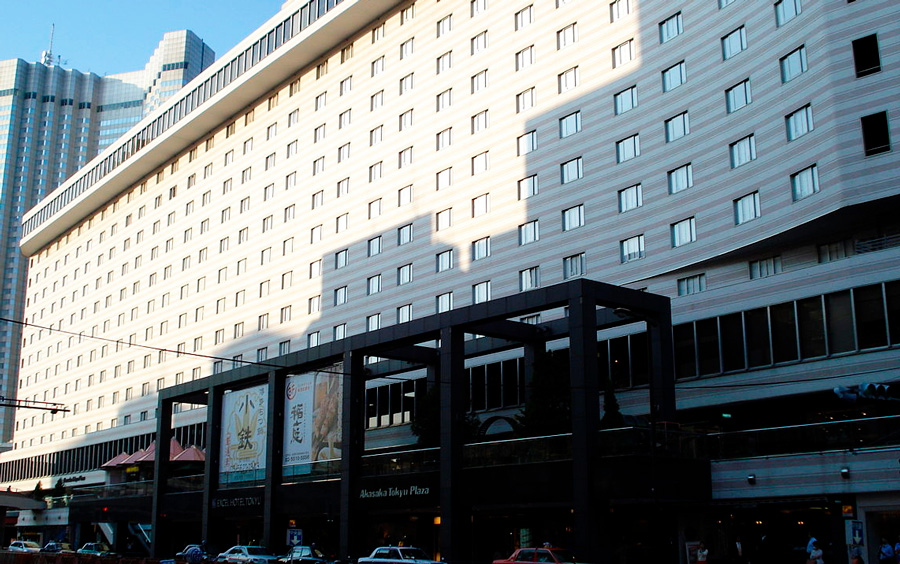 Hotel de luxo em Tóquio é acusado de segregação em meio ao estado de emergência da cidade