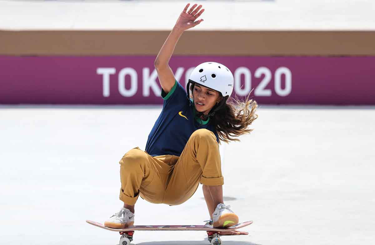 Rayssa Leal garante a medalha de prata no skate e é a brasileira mais nova a subir em um pódio olímpico
