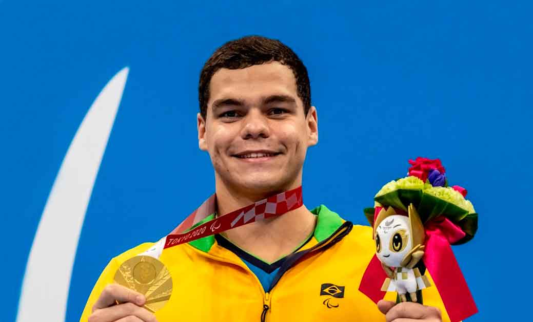 Gabriel Bandeira bate recorde paralímpico e conquista primeira medalha de ouro para o Brasil