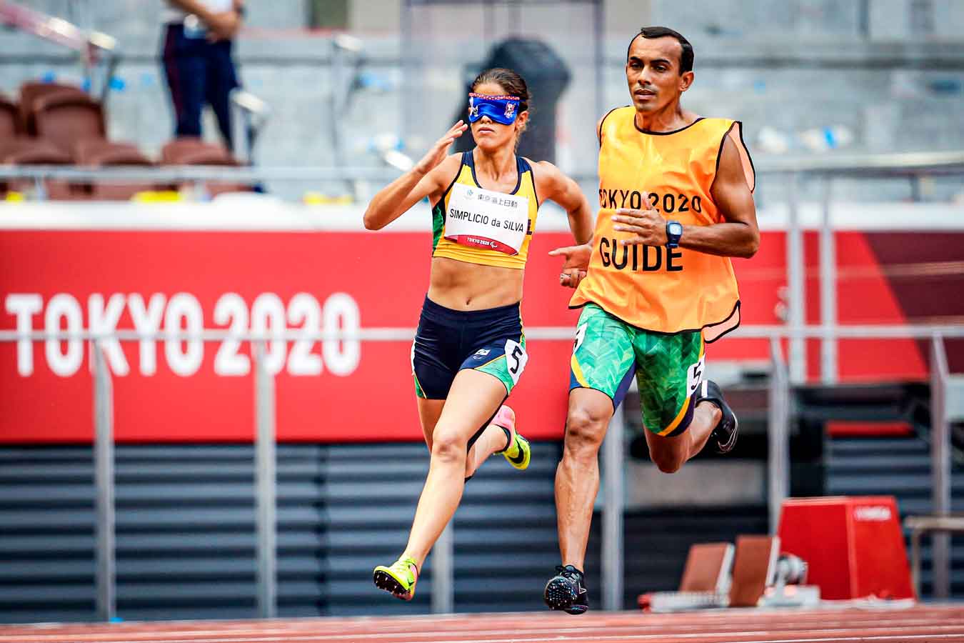 Thalita Simplício conquista medalha de prata nos 400m rasos pela classe T11 do atletismo