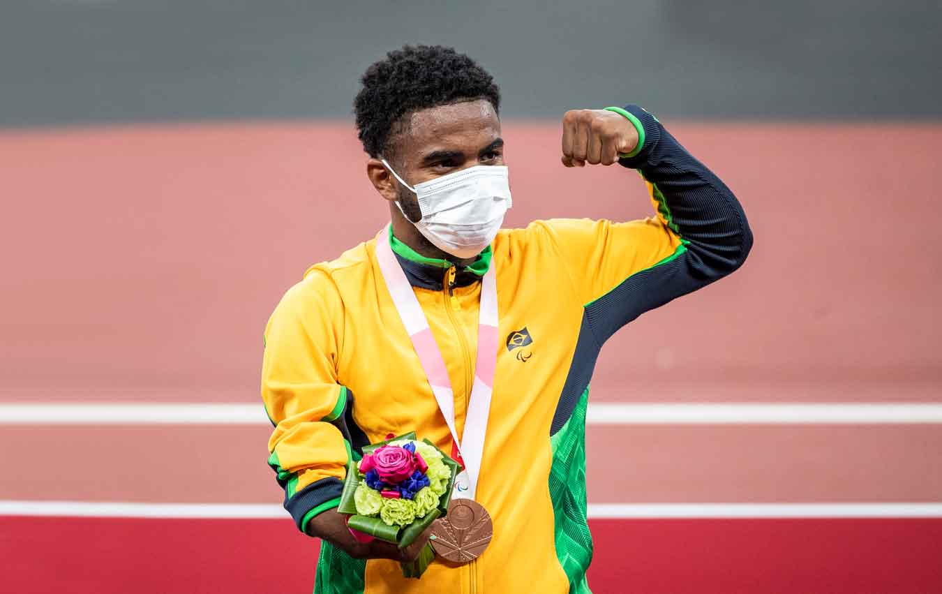 Washington Júnior conquista medalha de bronze pelo atletismo na prova de 100m pela classe T47