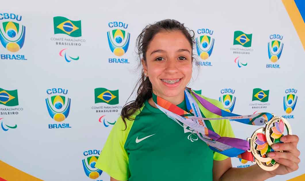 Aluna da Escola Paralímpica do CPB bate dois recordes brasileiros nas Paralimpíadas Universitárias