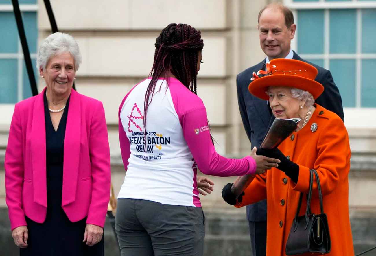 Birmingham 2022: A Rainha faz lançamento oficial do revezamento do bastão no Palácio de Buckingham