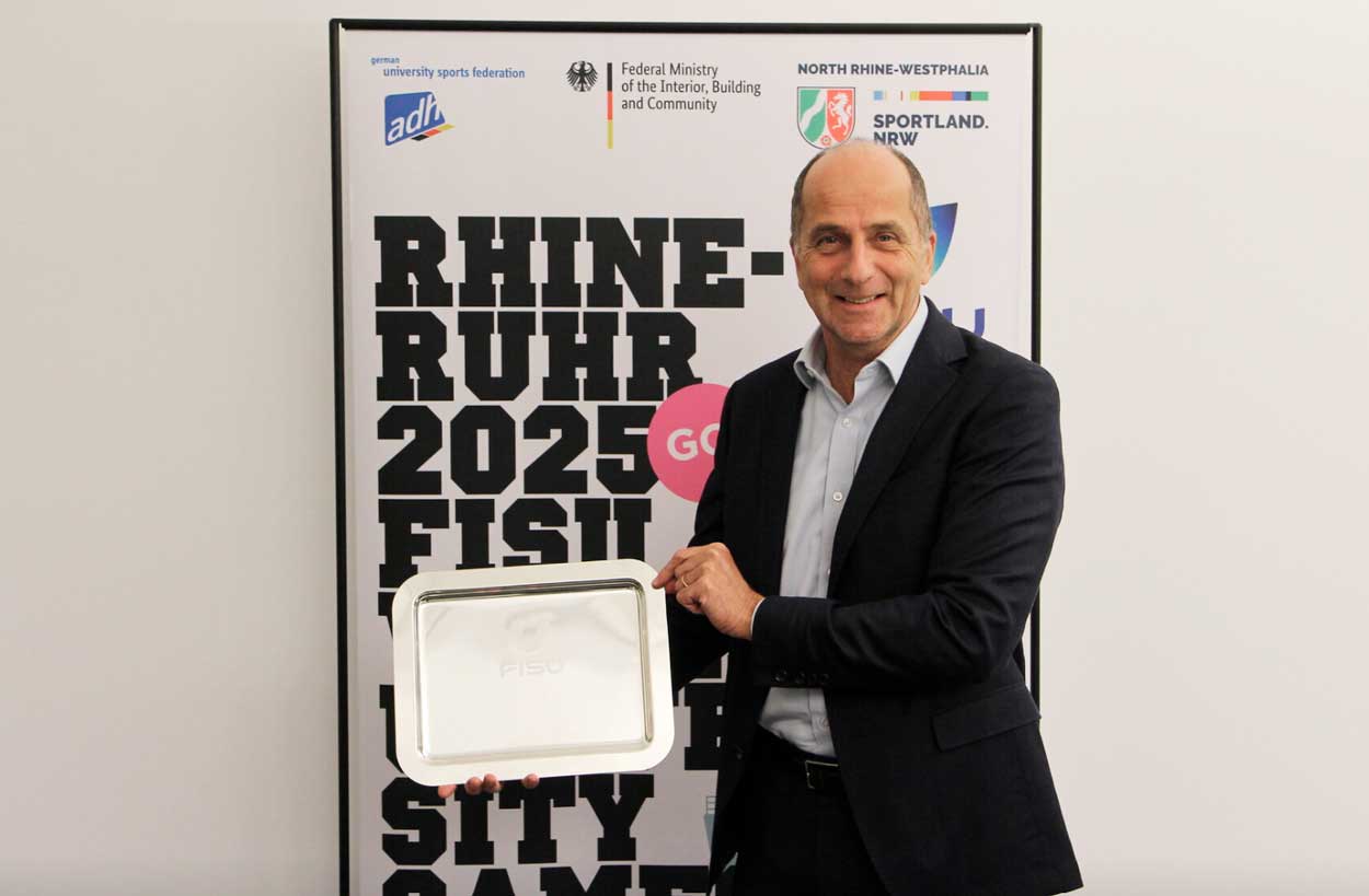 Líderes dos Jogos Universitários Mundiais de Verão de Reno-Ruhr 2025 visitam o escritório da FISU
