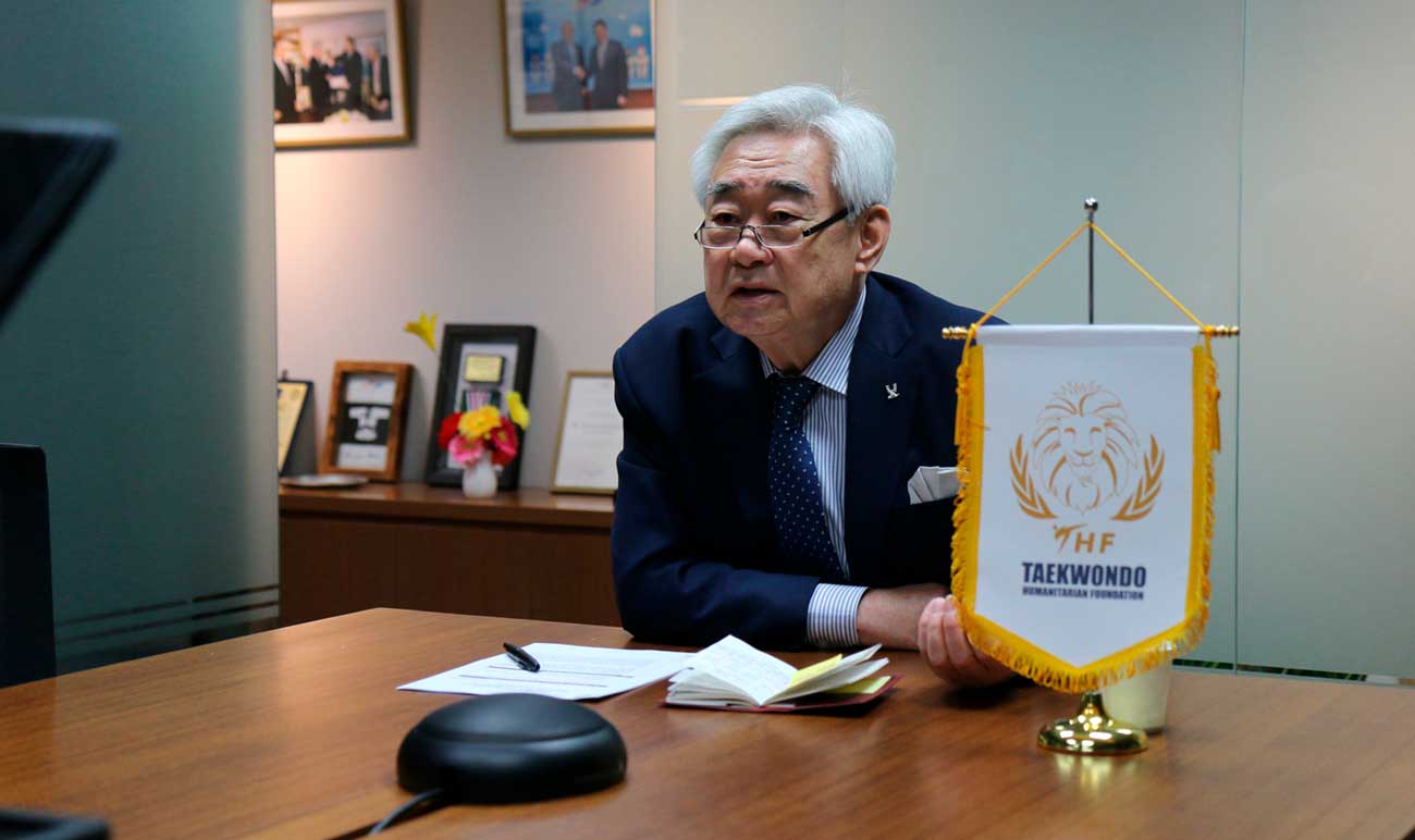 Chungwon Choue é reeleito presidente da Fundação Humanitária de Taekwondo por unanimidade